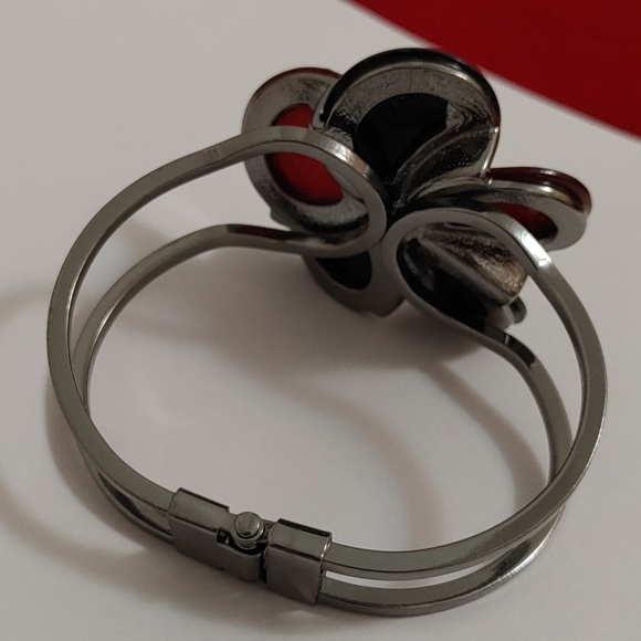 Flower bracelet - Picture 3 of 4